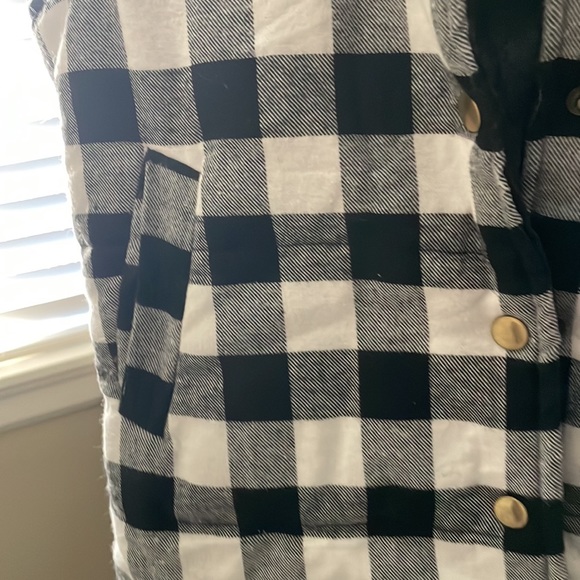 Buffalo plaid vest - Picture 3 of 3